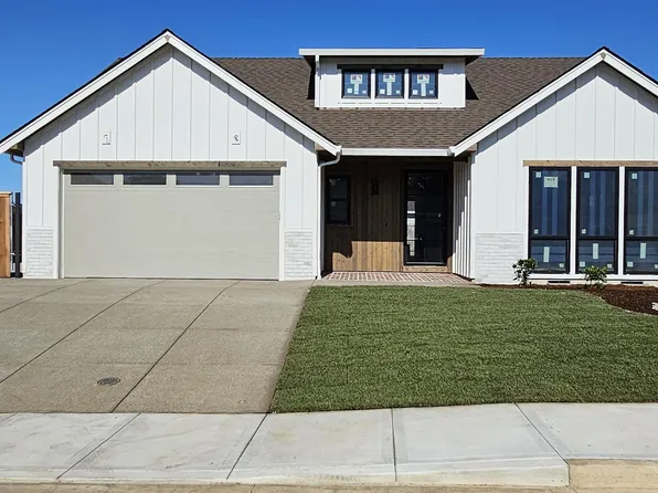415 NW Coast Mountain Dr, Dallas, OR 97338