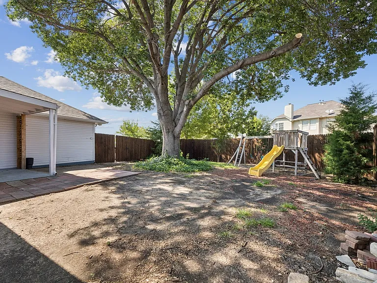 1823 Dew Valley Dr — Photo 22