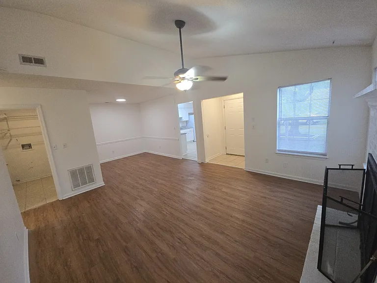 4016 Rainbow Dr — Photo 7