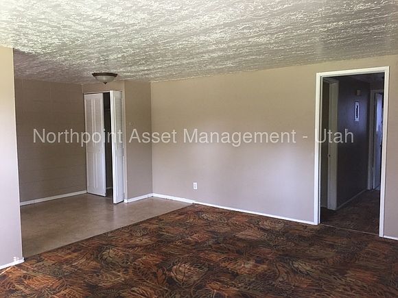 2nd image of 805 S Cheyenne St APT 1