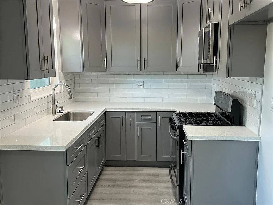1st image of 293 W Artesia St