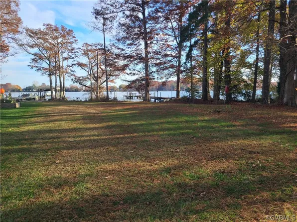4025 S Riverside Dr #7, Lanexa, VA 23089