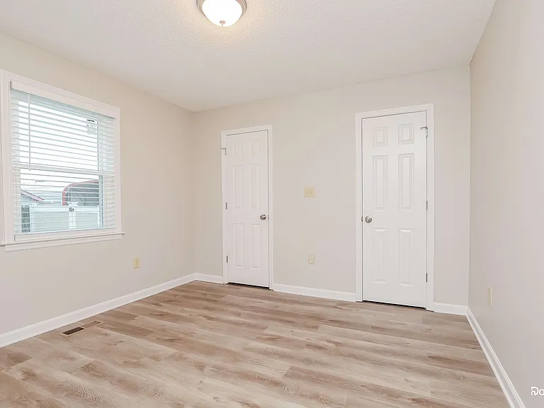 5032 Brookside Dr — Photo 12