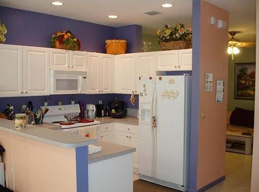 Open & Airy Kitchen! Room to Work & Storage Too! Built in Microwave! 
