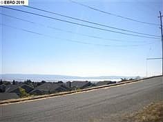 2nd image of 2940 Chronicle Ave