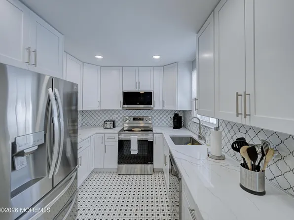 29A Birchwood Dr, Manchester Township, NJ 08759