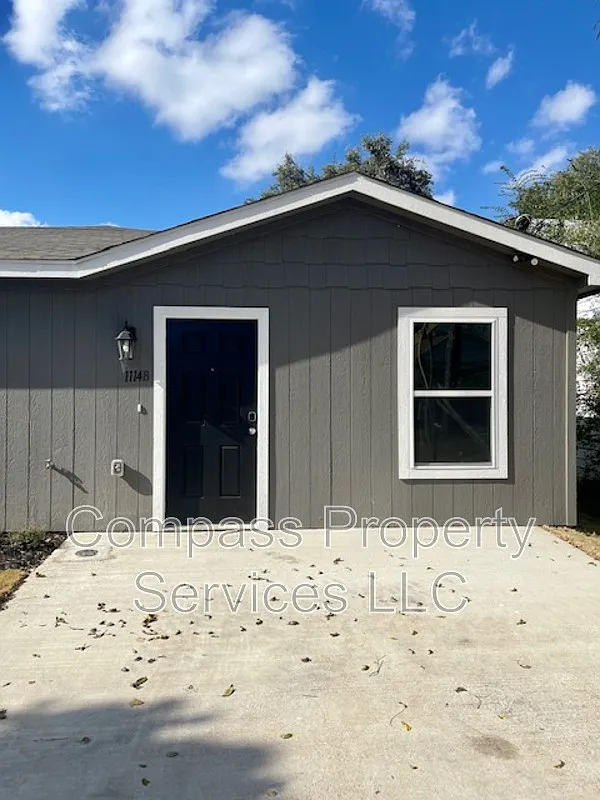 3 bed, 1.0 bath, 836 sqft, $1,150 — Photo 2