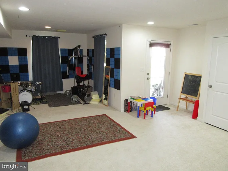 544 Liam Pl — Photo 21