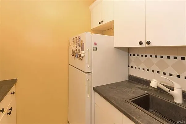 Sold by Douglas Elliman | media 22