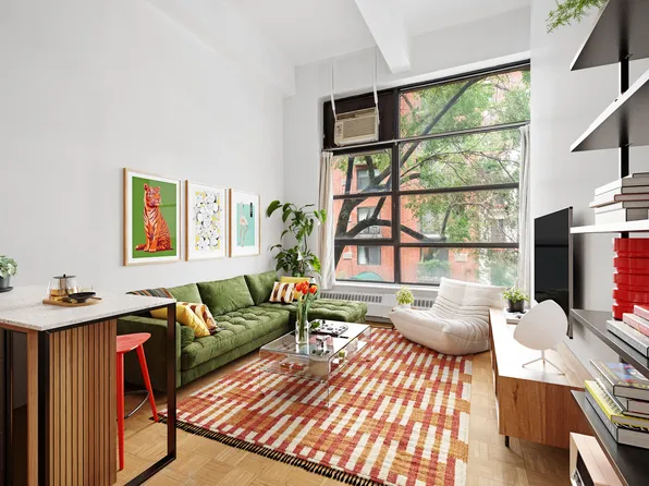 350 East 62nd Street image 1 of 13