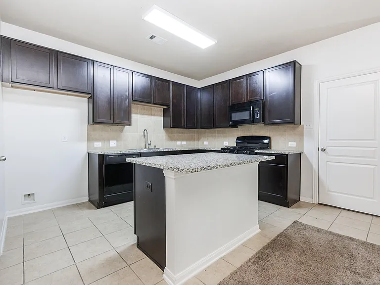 8114 Malago Point Dr — Photo 6