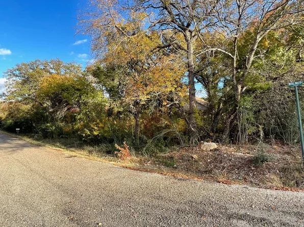2705 Walnut St, Granbury, TX 76048