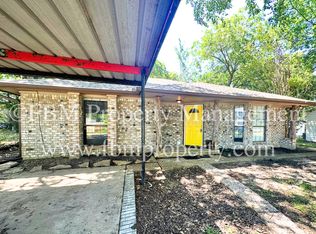 305 W Wyatt St, Ennis, TX 75119