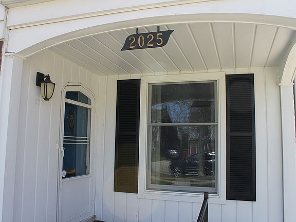 2nd image of 2025 Beaufait Dr