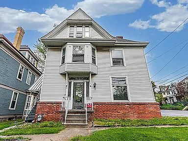 5th image of 313 Grand St #2
