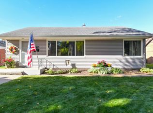 2751 N 88th St, Milwaukee, WI 53222