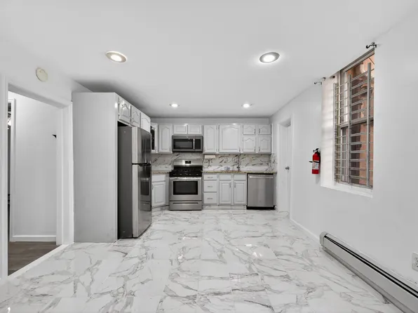 129 Beacon Ave #1, Jersey City, NJ 07306