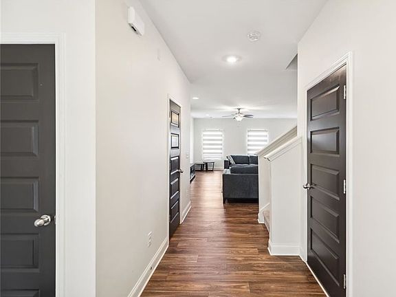4th image of 490 Omnia Ridge Way