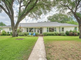 3951 Shannon Dr, Fort Worth, TX 76116
