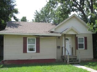 608 E 8th St, Metropolis, IL 62960