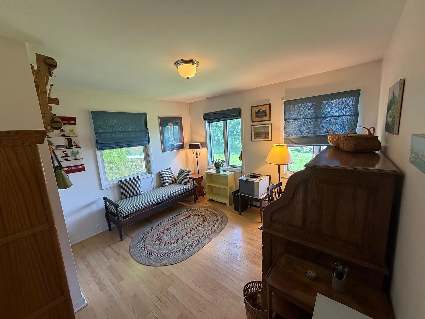 Fully Furnished 3BR Home with Land Minutes to Burlington — Photo 3