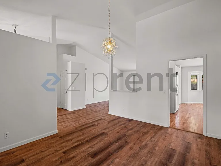 1425 Country Manor Dr — Photo 9