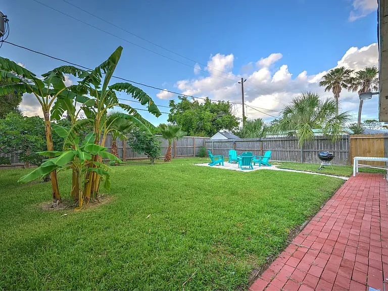 San Jacinto Dr — Photo 19
