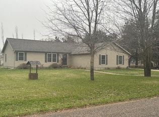 107 Letts Ave, Fruitland, IA 52749