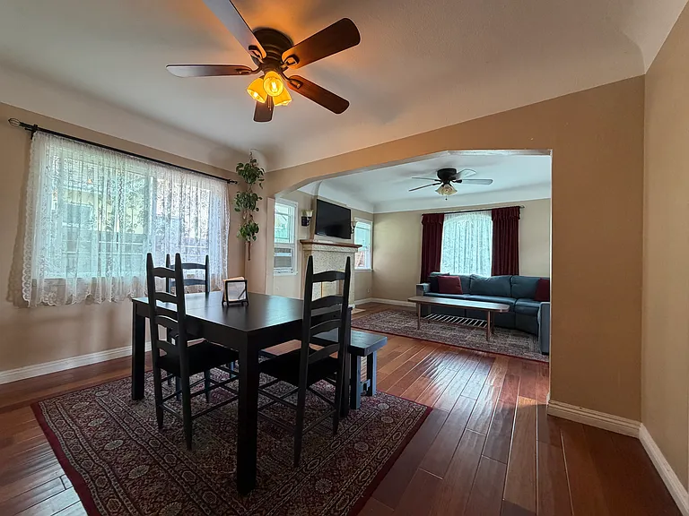 957 W Summerland Ave — Photo 3