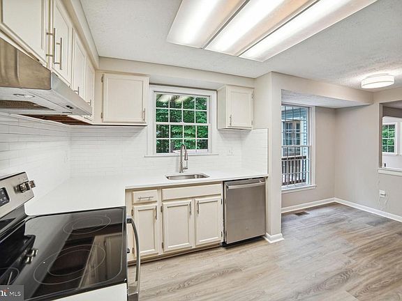 4th image of 10271 Wayover Way