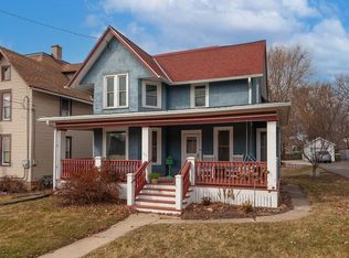 916 Arcadian Ave, Waukesha, WI 53186