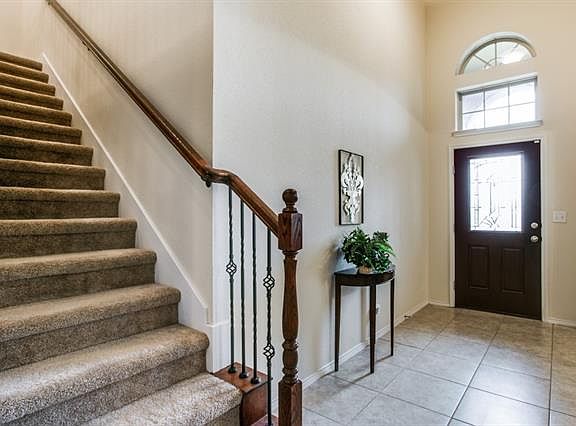 2nd image of 714 Lariat Ln