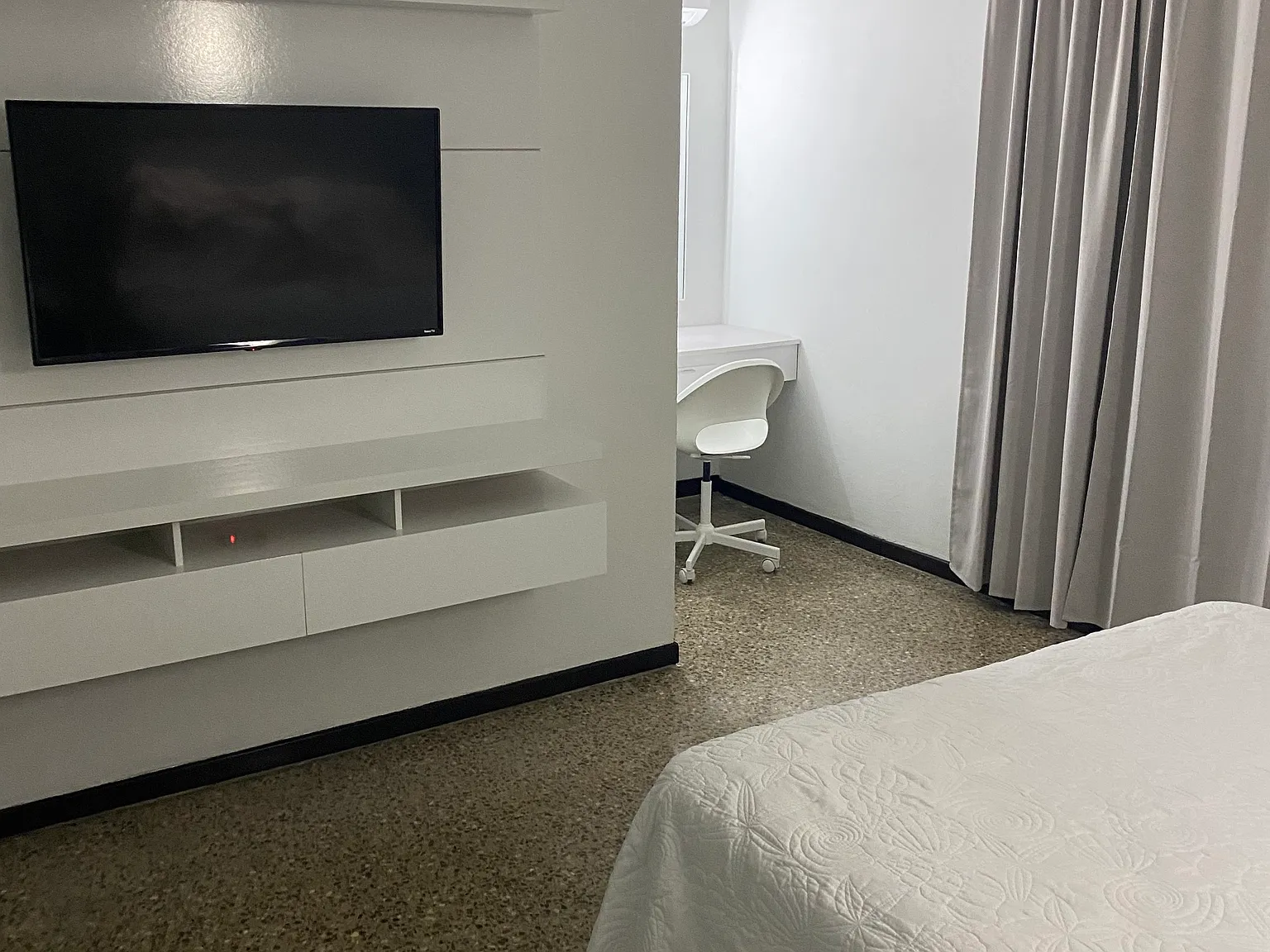 1 bed, $1,900 — Photo 2