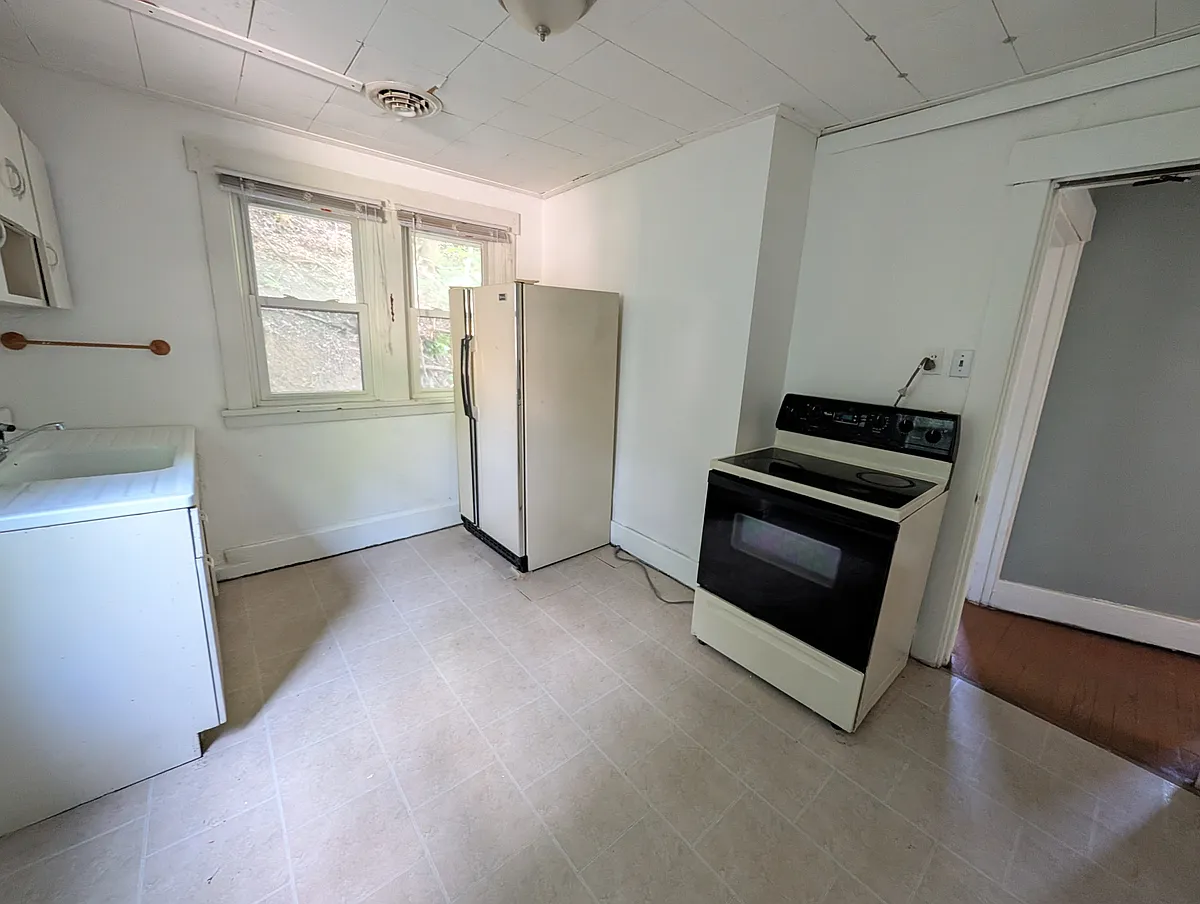 Building Photo - 1253 Chartiers Ave #2
