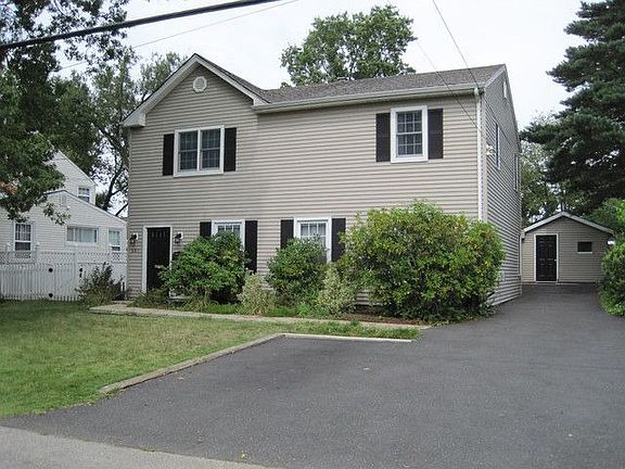 2nd image of 137 Jennifer Ln