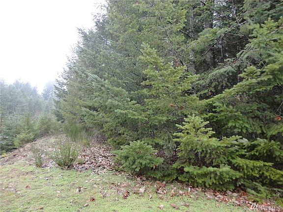 2nd image of 209 Crescent Beach Dr