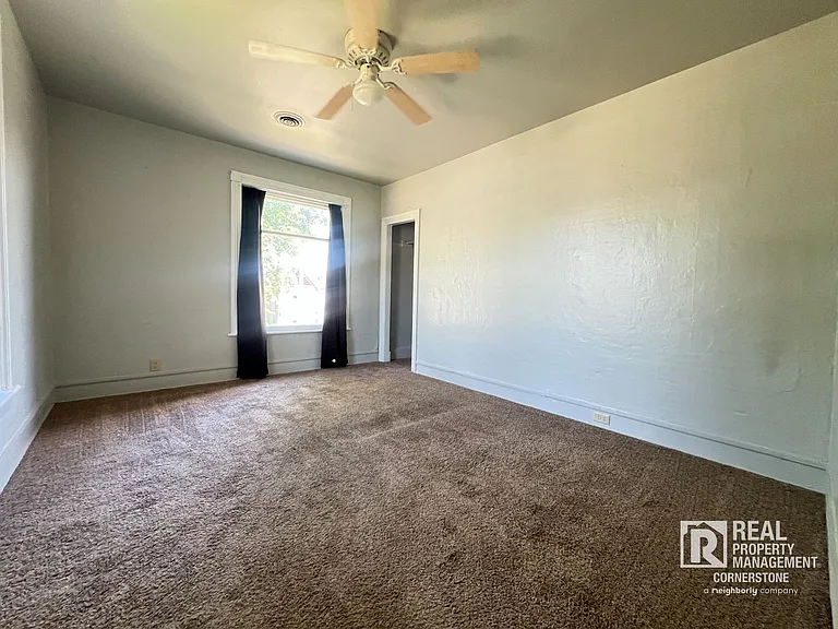709 W Willard St — Photo 6