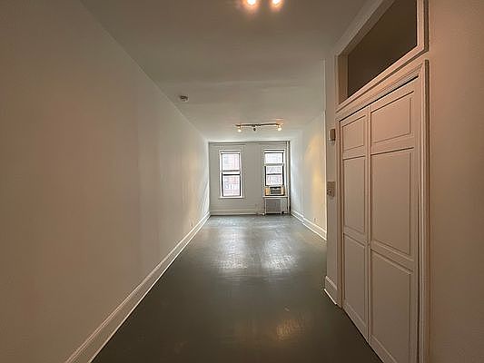 1st image of 186 E 2nd St APT 9