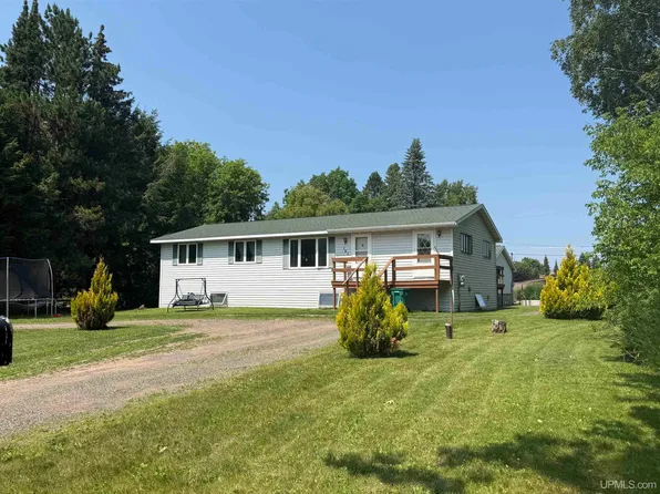 141 Terrace St, Marquette, MI 49855