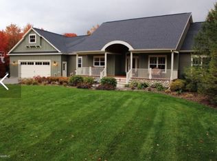4217 56th St, Holland, MI 49423