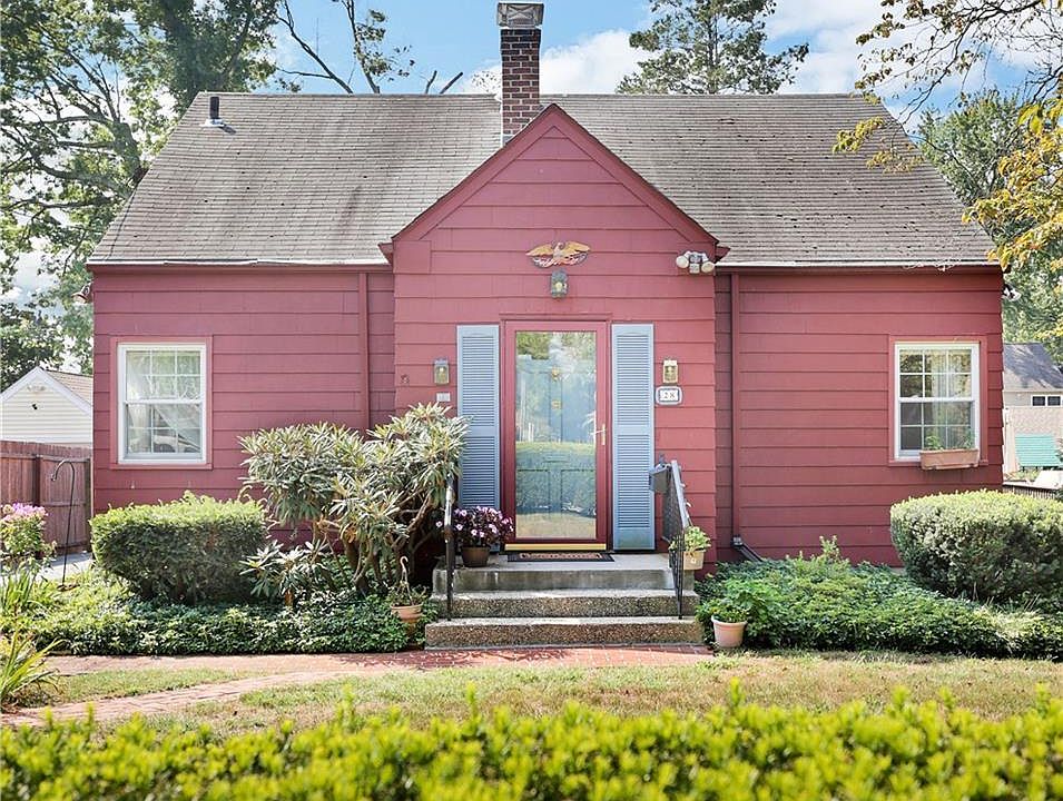 1st image of 28 Knollwood Ave