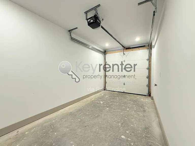 1072 Amelia Ct — Photo 25