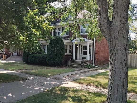 2nd image of 209 Washington St #2
