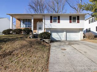 6407 Devonshire Dr NE, Cedar Rapids, IA 52402