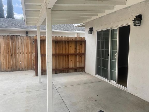 3rd image of 4412 Cypress Ave