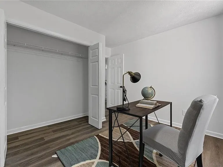 9404 Cypress Ln — Photo 16