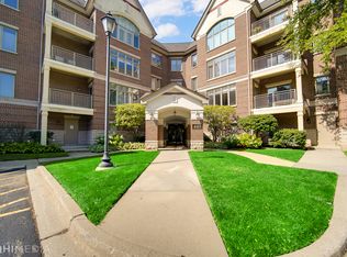 445 Village Grn UNIT 205, Lincolnshire, IL 60069
