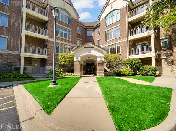 445 Village Grn Unit 205, Lincolnshire, IL 60069