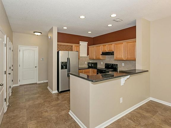 2nd image of 2300 Sunset Bluff Dr