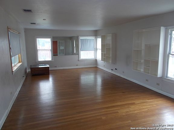 5th image of 218 Kirk Pl